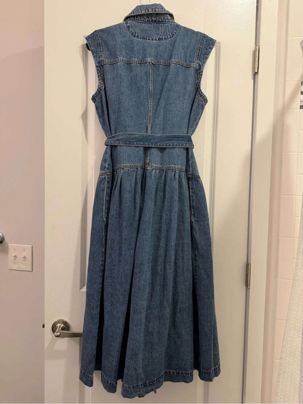 NWT Sleeveless Denim Button Front Midi Dress Future Collective Jenee Naylor - Picture 3 of 4